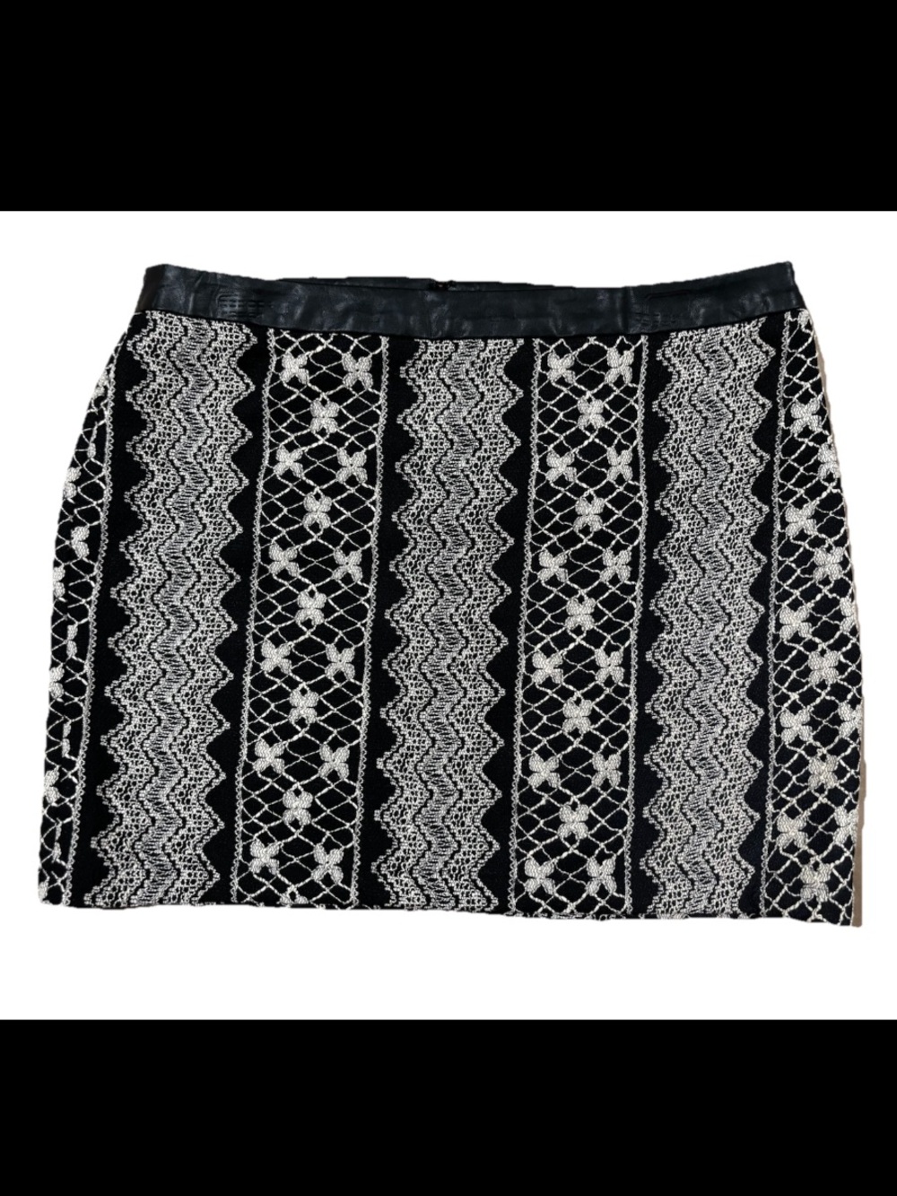 NWT Forever 21 Black Cream Lace Mini Skirt Faux Leather Waist Large